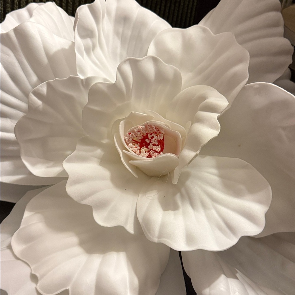 Pair of 20” peonies giant foam flowers for decor or DIY - Picture 3 of 4